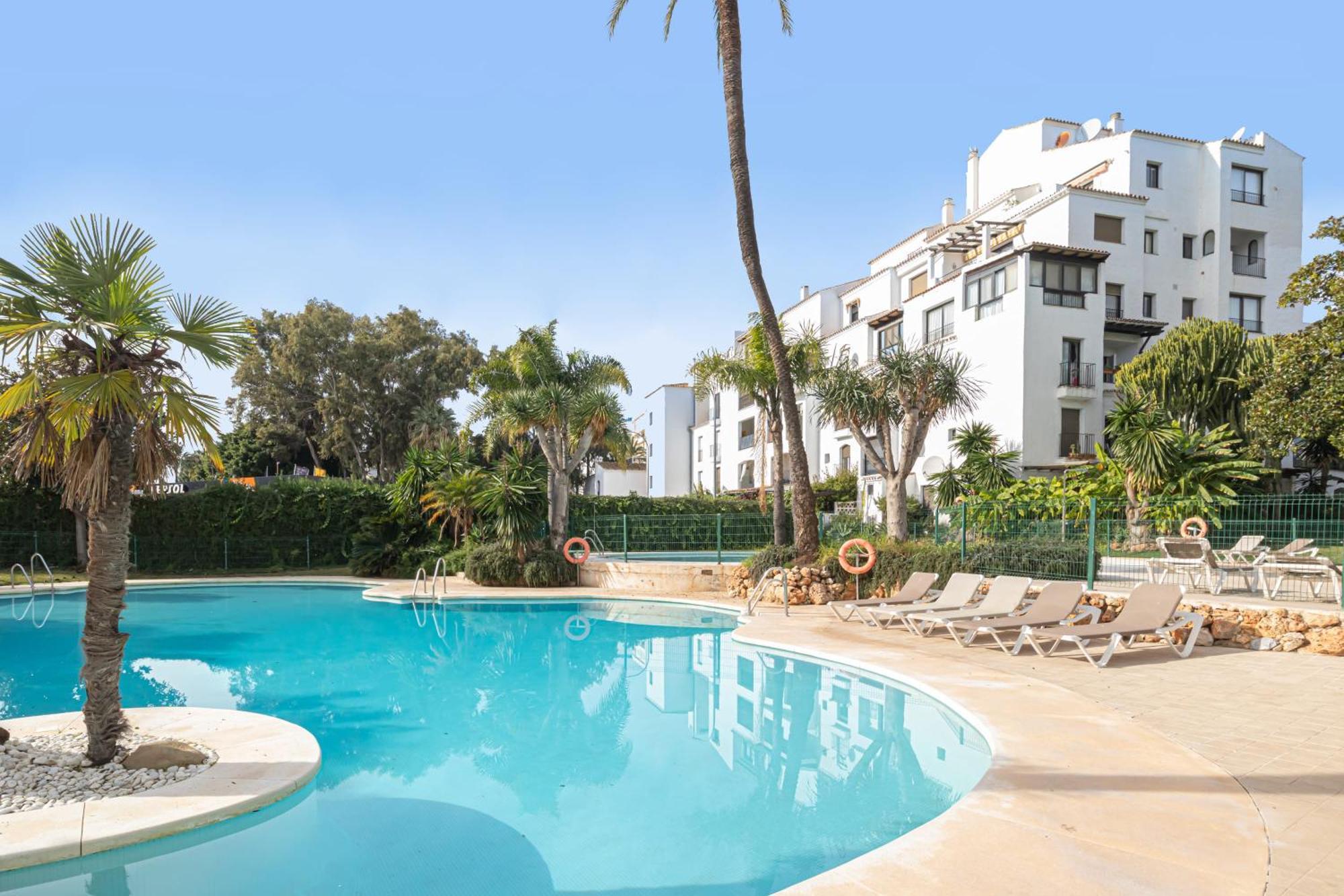 Puerto Banus Sea Views L *